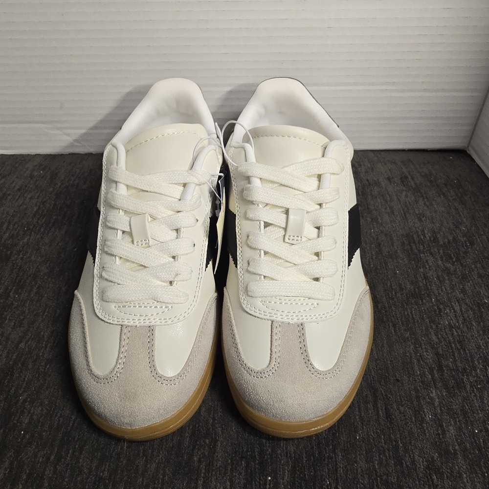 Women Spencer Fashion Sneakers with Memory Foam Insole - Universal Thread Size 6
